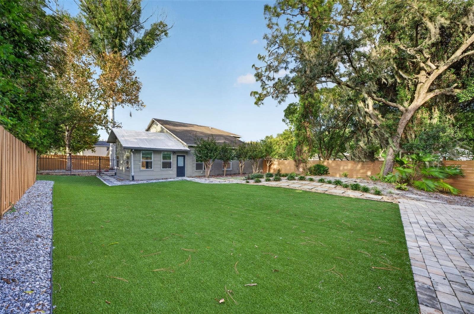 3828 GUILDFORD COURT, Orlando, FL 32817 3828 GUILDFORD COURT, Orlando, FL 32817
