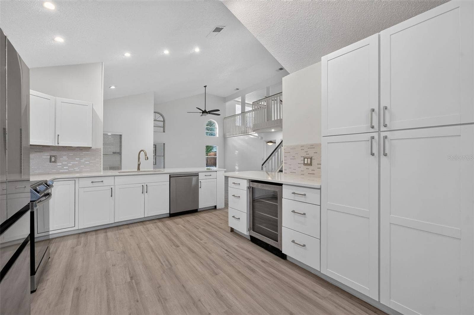 3828 GUILDFORD COURT, Orlando, FL 32817 3828 GUILDFORD COURT, Orlando, FL 32817