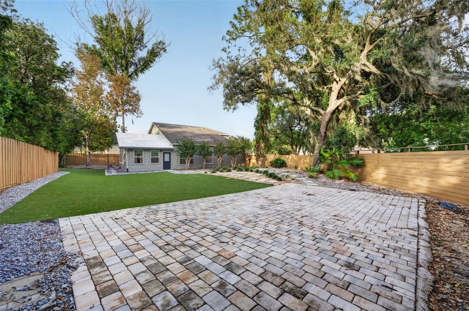 3828 GUILDFORD COURT, Orlando, FL 32817 3828 GUILDFORD COURT, Orlando, FL 32817