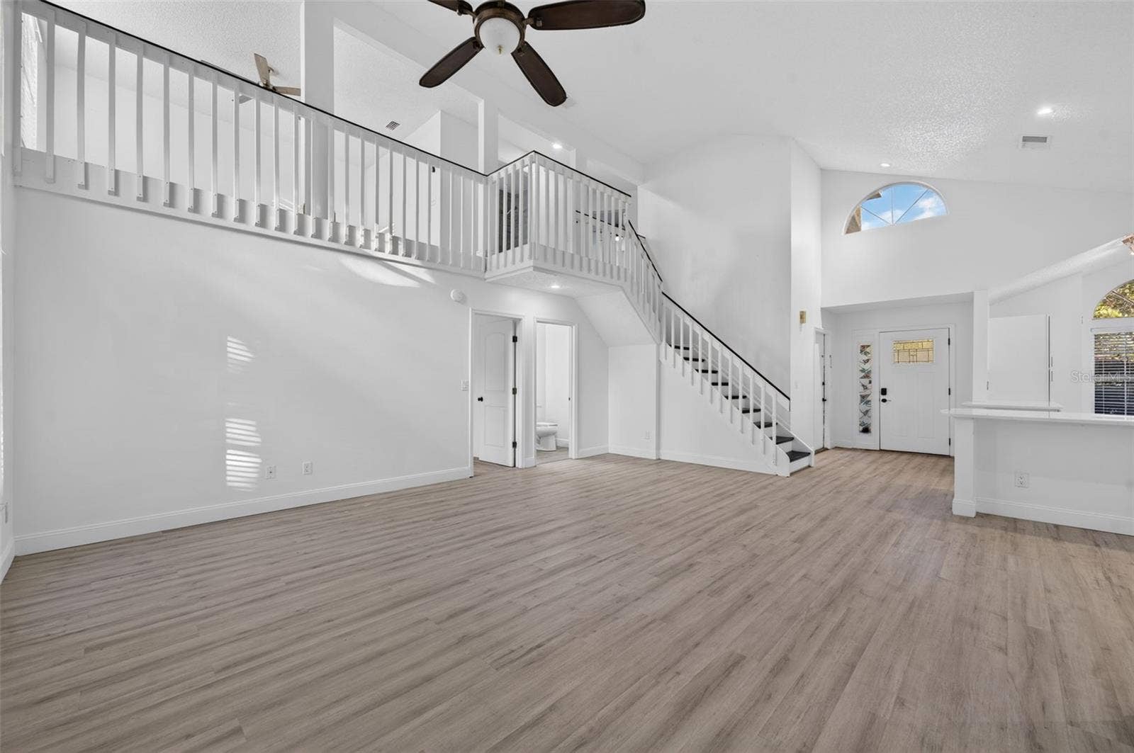 3828 GUILDFORD COURT, Orlando, FL 32817 3828 GUILDFORD COURT, Orlando, FL 32817