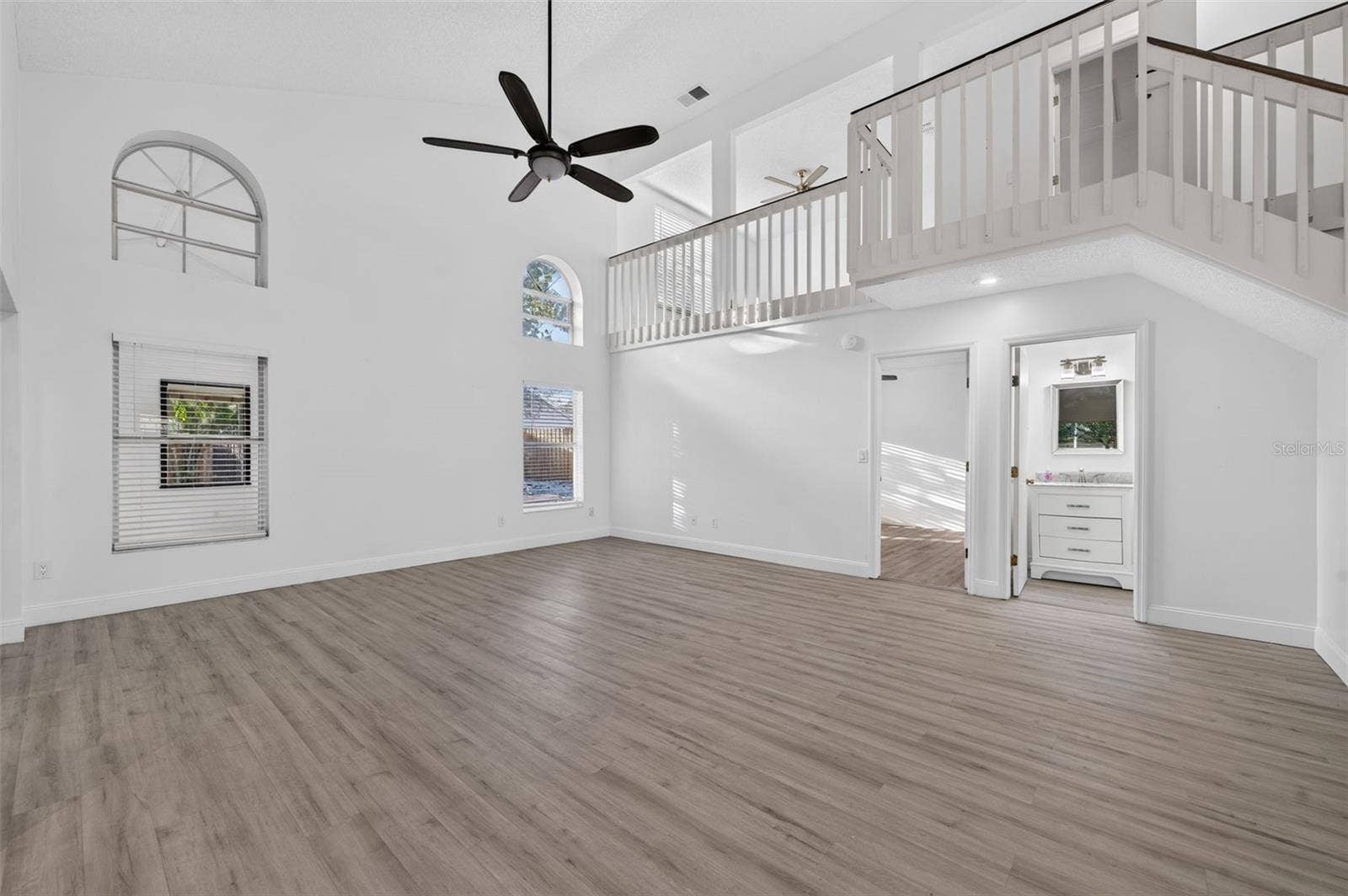 3828 GUILDFORD COURT, Orlando, FL 32817 3828 GUILDFORD COURT, Orlando, FL 32817