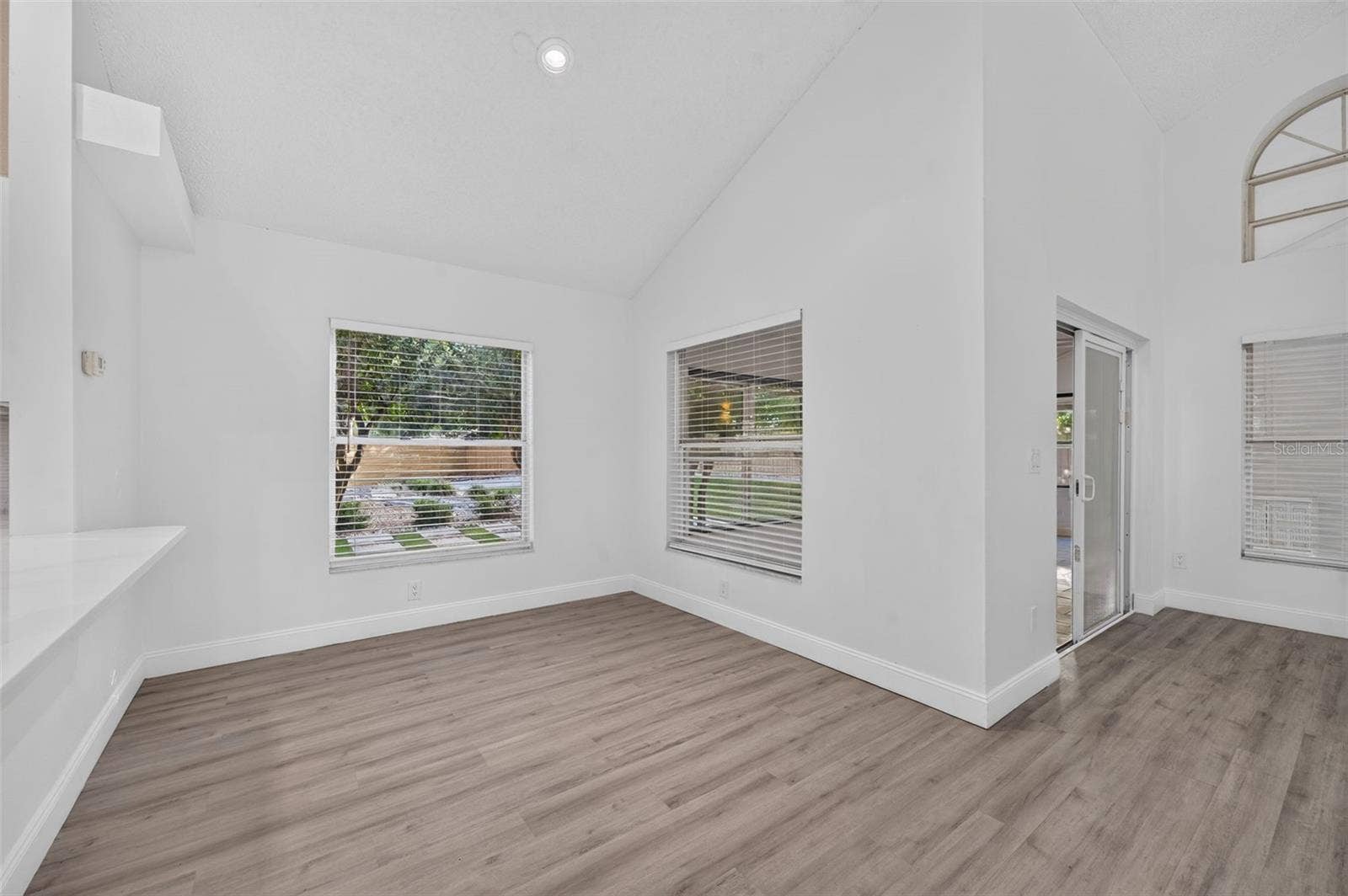 3828 GUILDFORD COURT, Orlando, FL 32817 3828 GUILDFORD COURT, Orlando, FL 32817