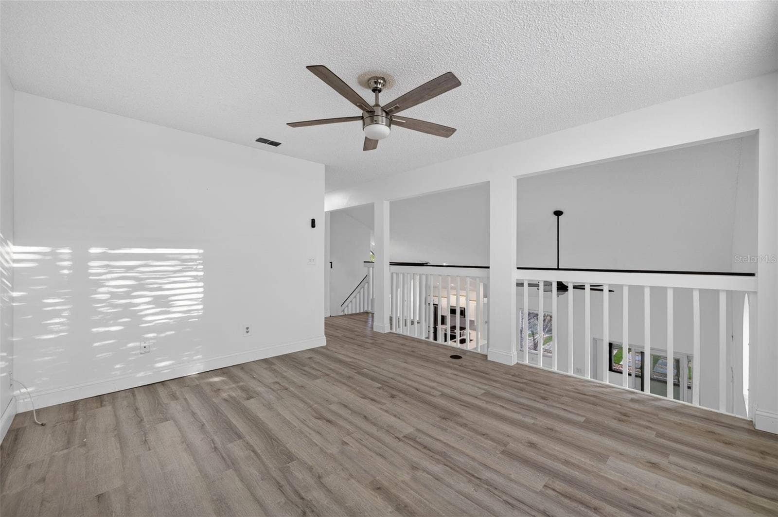 3828 GUILDFORD COURT, Orlando, FL 32817 3828 GUILDFORD COURT, Orlando, FL 32817