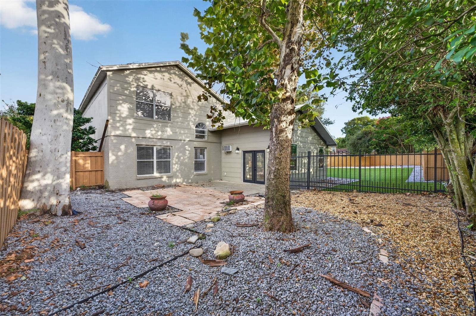 3828 GUILDFORD COURT, Orlando, FL 32817 3828 GUILDFORD COURT, Orlando, FL 32817