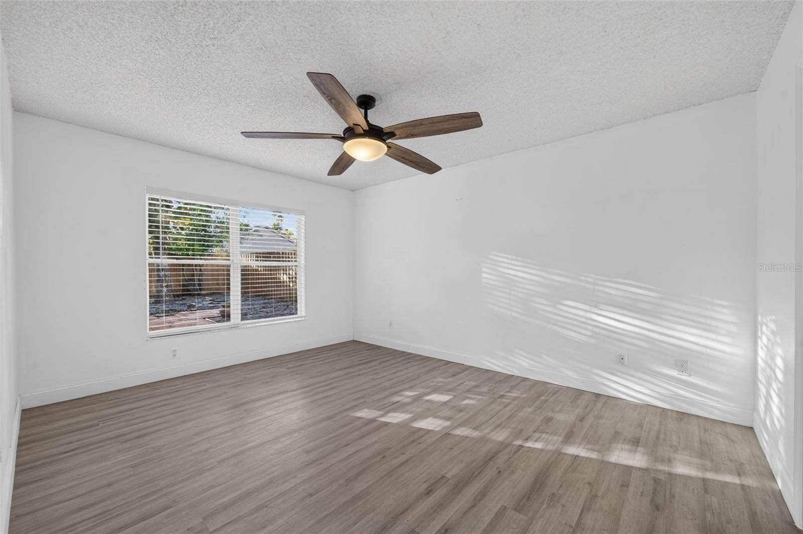 3828 GUILDFORD COURT, Orlando, FL 32817 3828 GUILDFORD COURT, Orlando, FL 32817