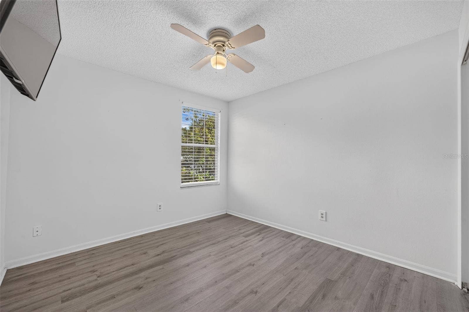 3828 GUILDFORD COURT, Orlando, FL 32817 3828 GUILDFORD COURT, Orlando, FL 32817