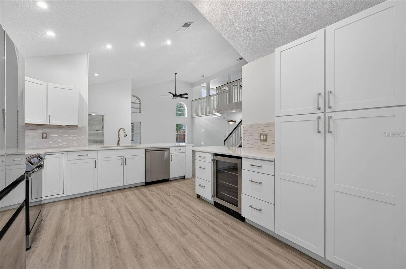 3828 GUILDFORD COURT, Orlando, FL 32817 3828 GUILDFORD COURT, Orlando, FL 32817
