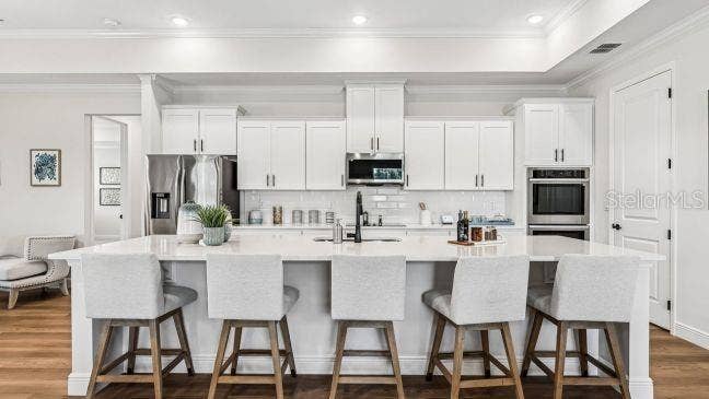 Model home - actual features may vary.