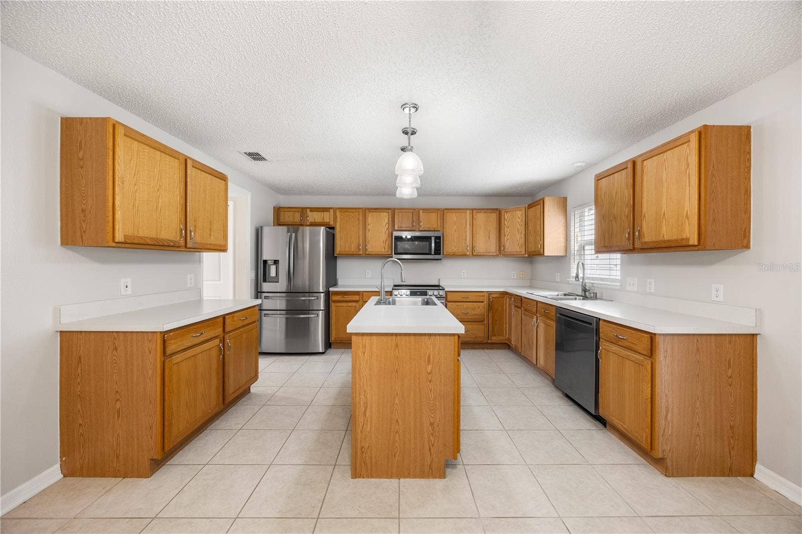 2085 OLDHAM AVENUE, Deltona, FL 32725
