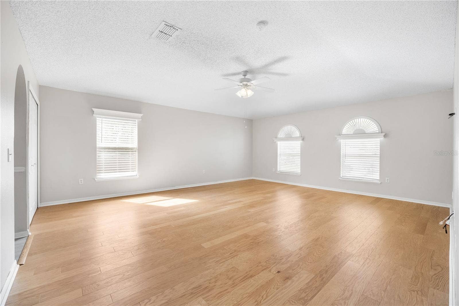2085 OLDHAM AVENUE, Deltona, FL 32725