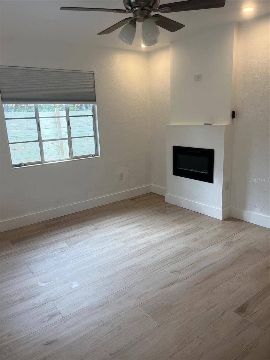 441 N FERN CREEK AVENUE, Orlando, FL 32803 Right side unit renovated