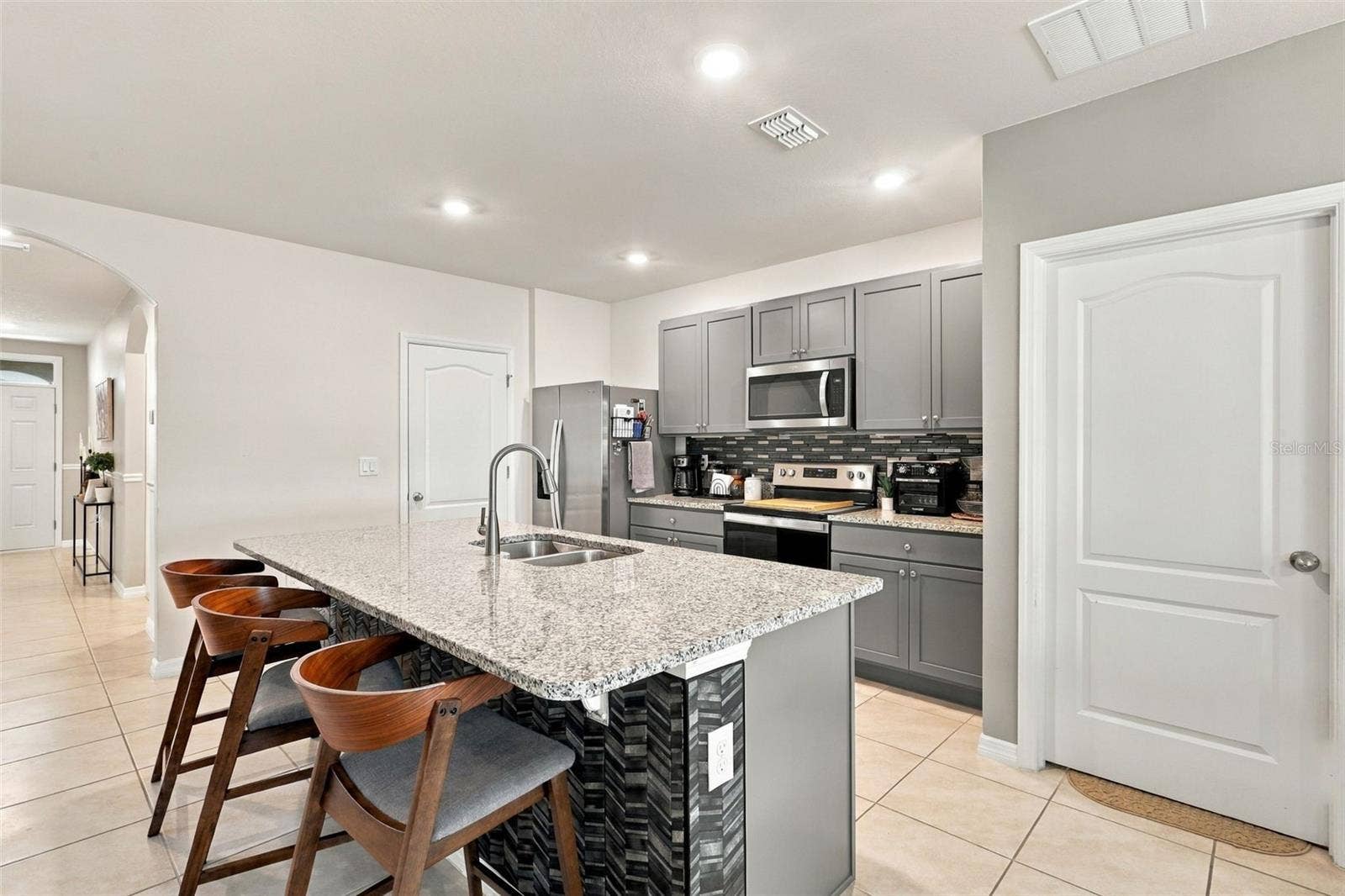 704 RED HAWK LANE, Deltona, FL 32725 704 RED HAWK LANE, Deltona, FL 32725