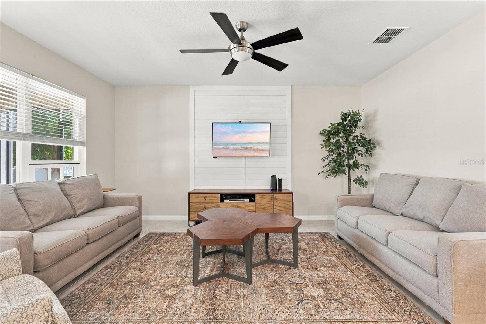 704 RED HAWK LANE, Deltona, FL 32725 704 RED HAWK LANE, Deltona, FL 32725