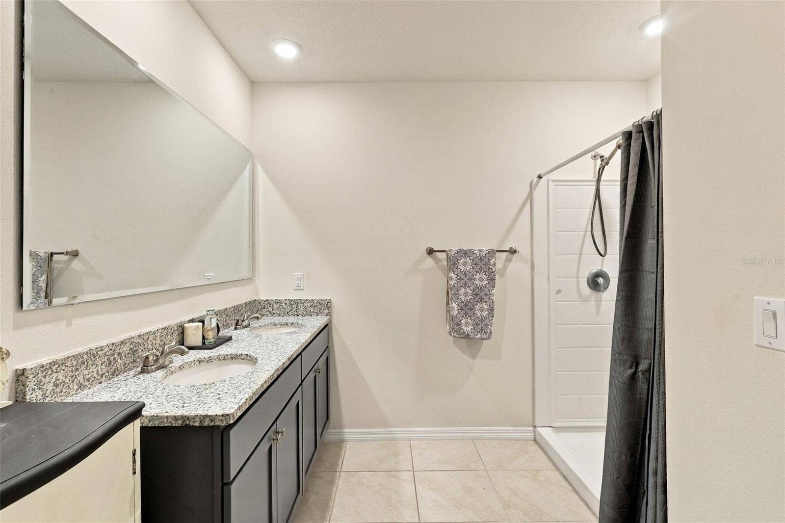 704 RED HAWK LANE, Deltona, FL 32725 704 RED HAWK LANE, Deltona, FL 32725