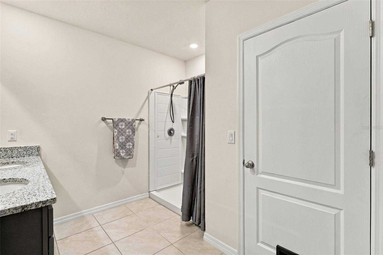704 RED HAWK LANE, Deltona, FL 32725 704 RED HAWK LANE, Deltona, FL 32725