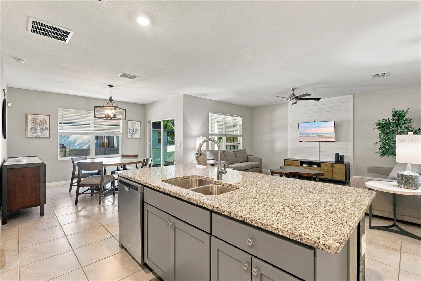 704 RED HAWK LANE, Deltona, FL 32725 704 RED HAWK LANE, Deltona, FL 32725