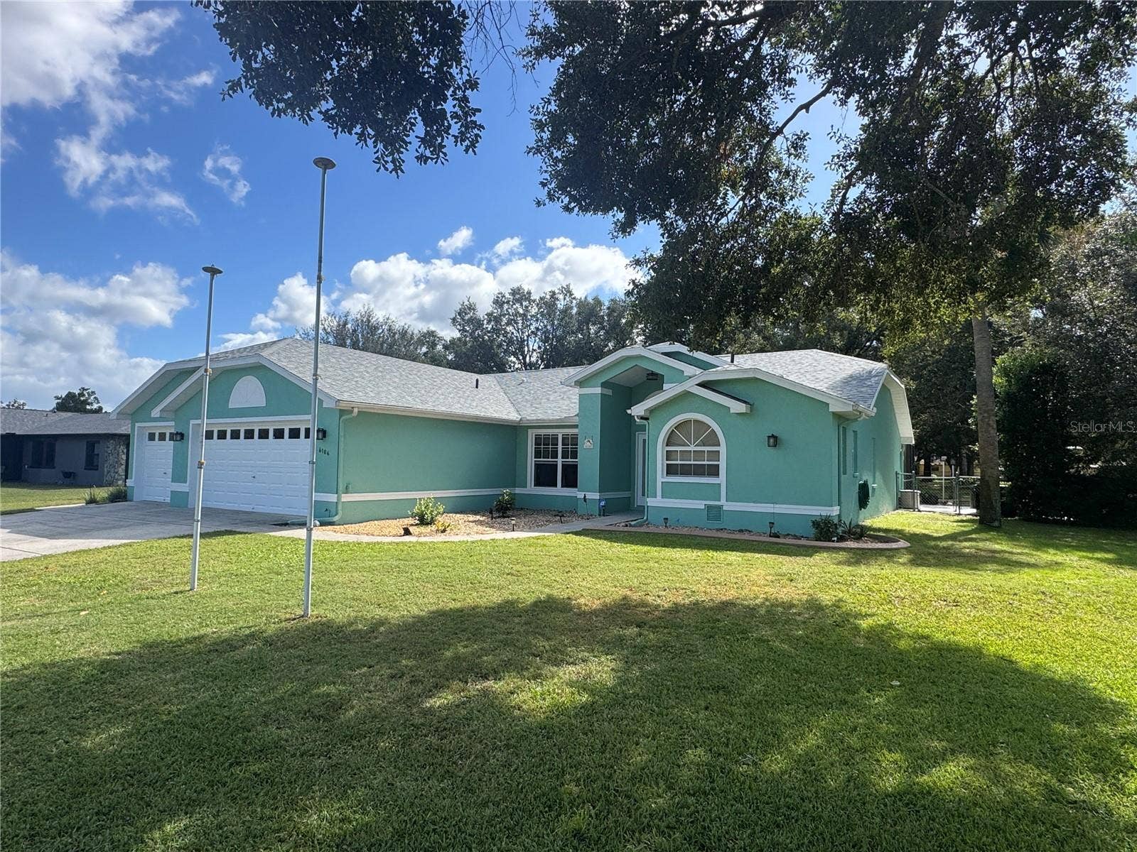 6104 W WAYWARD WIND LOOP, Homosassa, FL 34448 Right side view