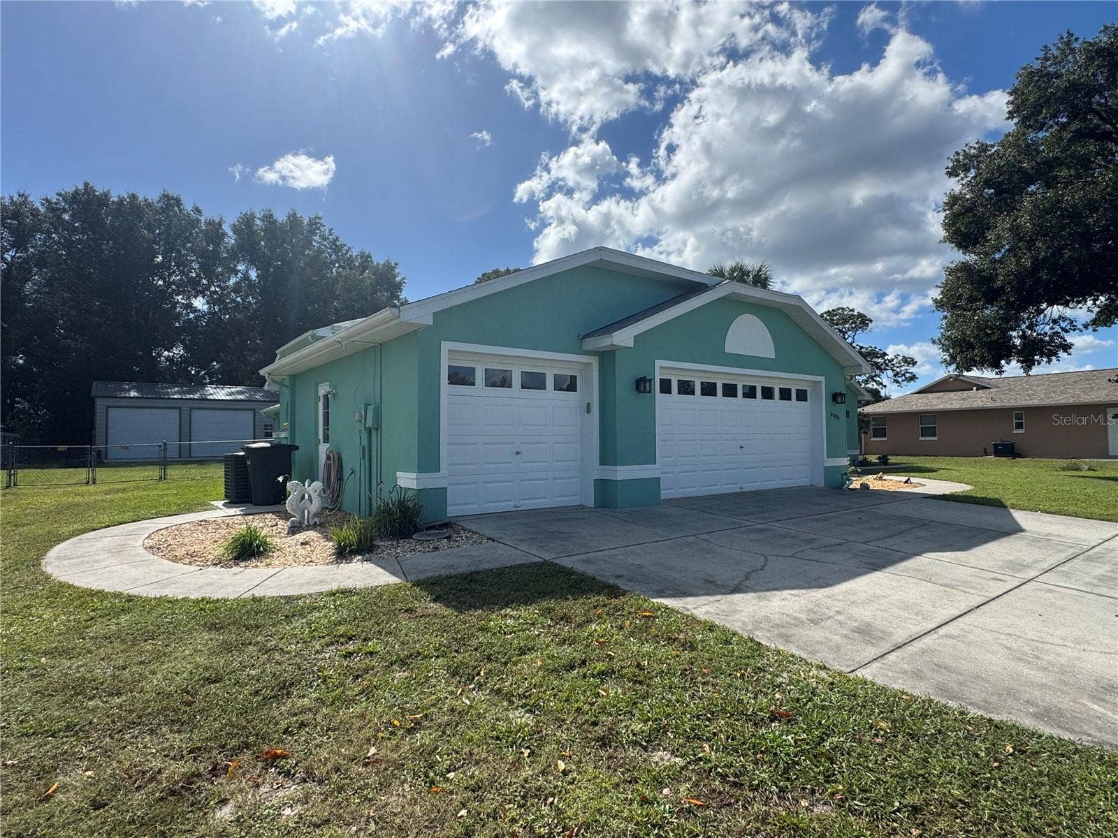 6104 W WAYWARD WIND LOOP, Homosassa, FL 34448 Left side view