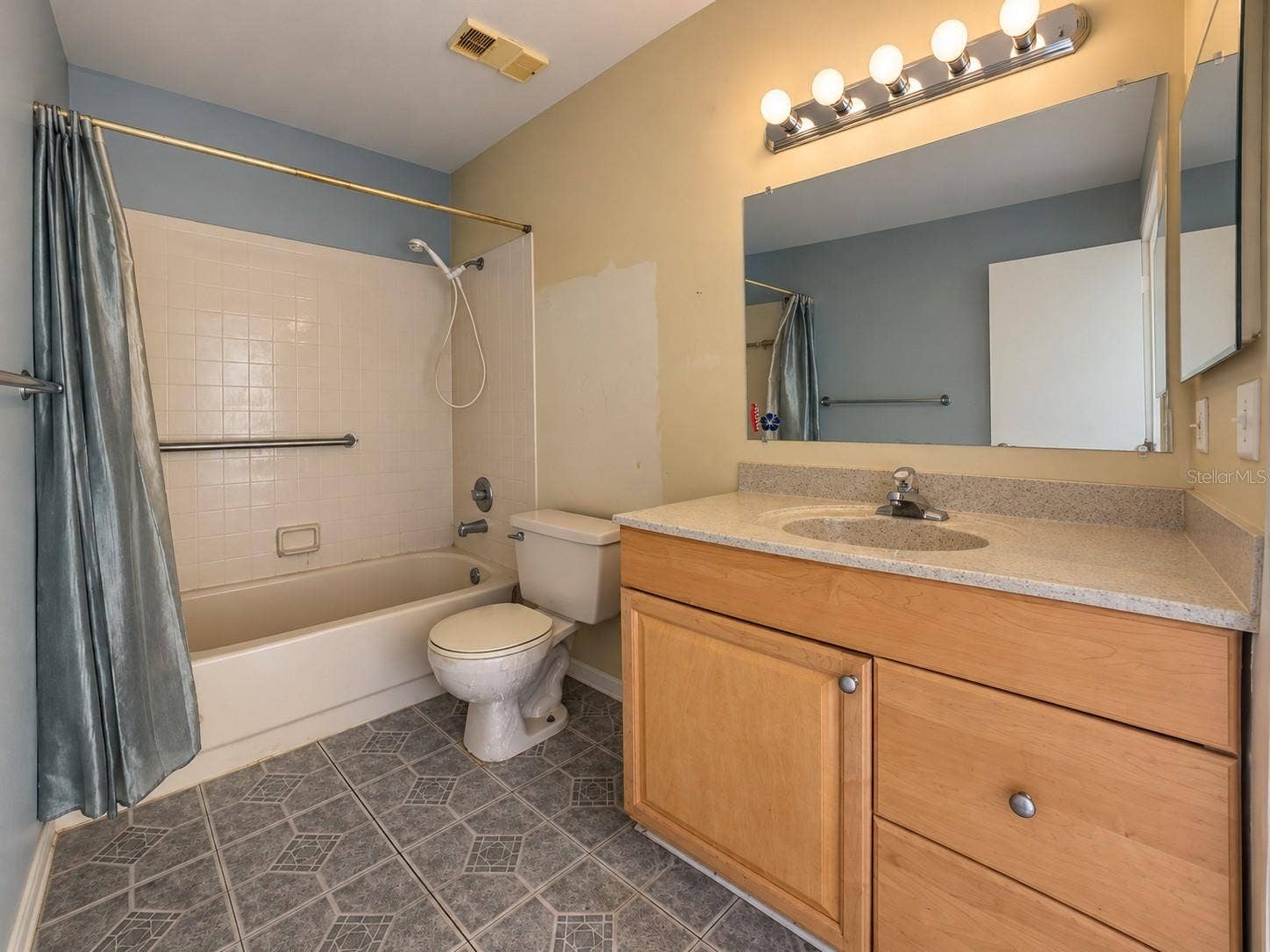 2540 WOODGATE BOULEVARD, #203, Orlando, FL 32822 2540 WOODGATE BOULEVARD, #203, Orlando, FL 32822