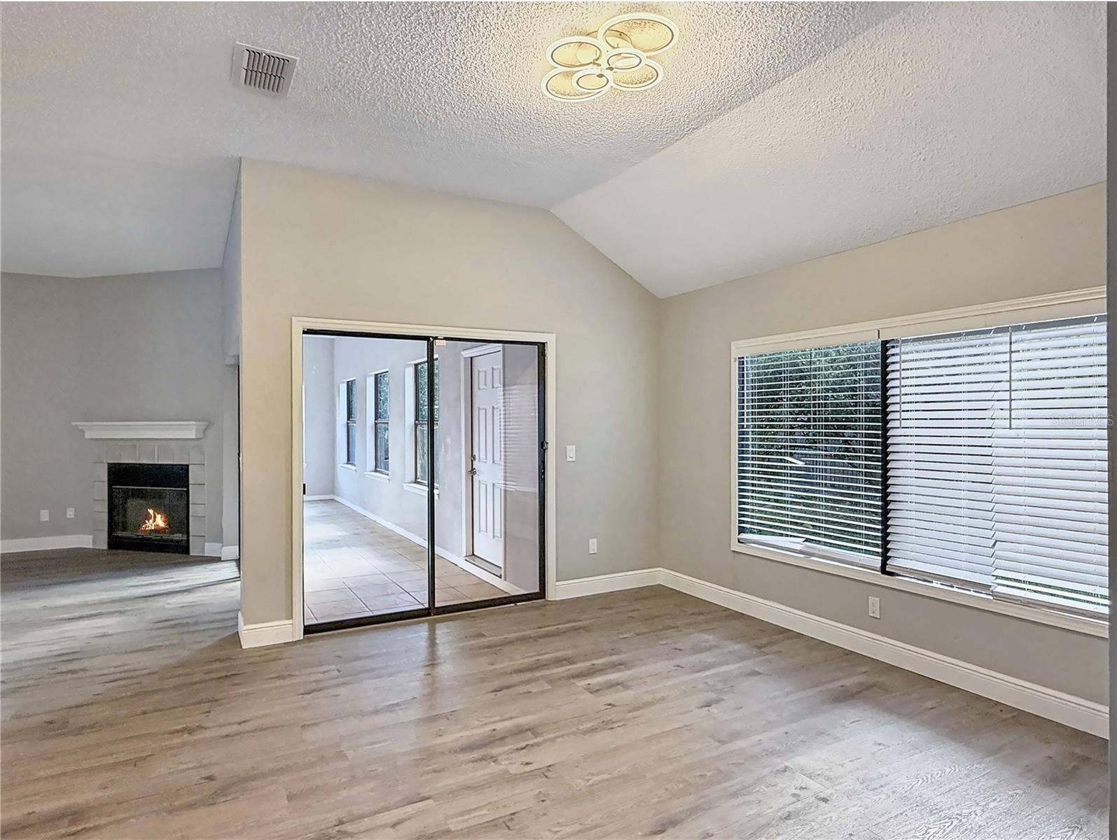 1009 CORKWOOD DRIVE, Oviedo, FL 32765 Living Room