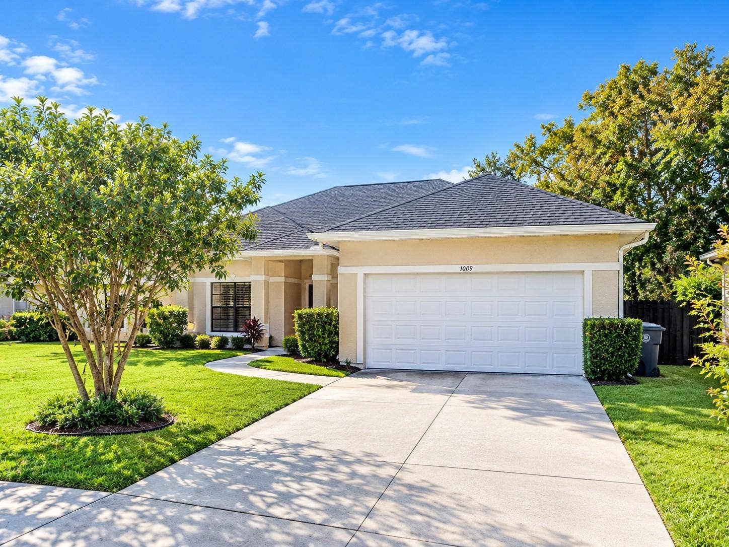 1009 CORKWOOD DRIVE, Oviedo, FL 32765 1009 CORKWOOD DRIVE, Oviedo, FL 32765