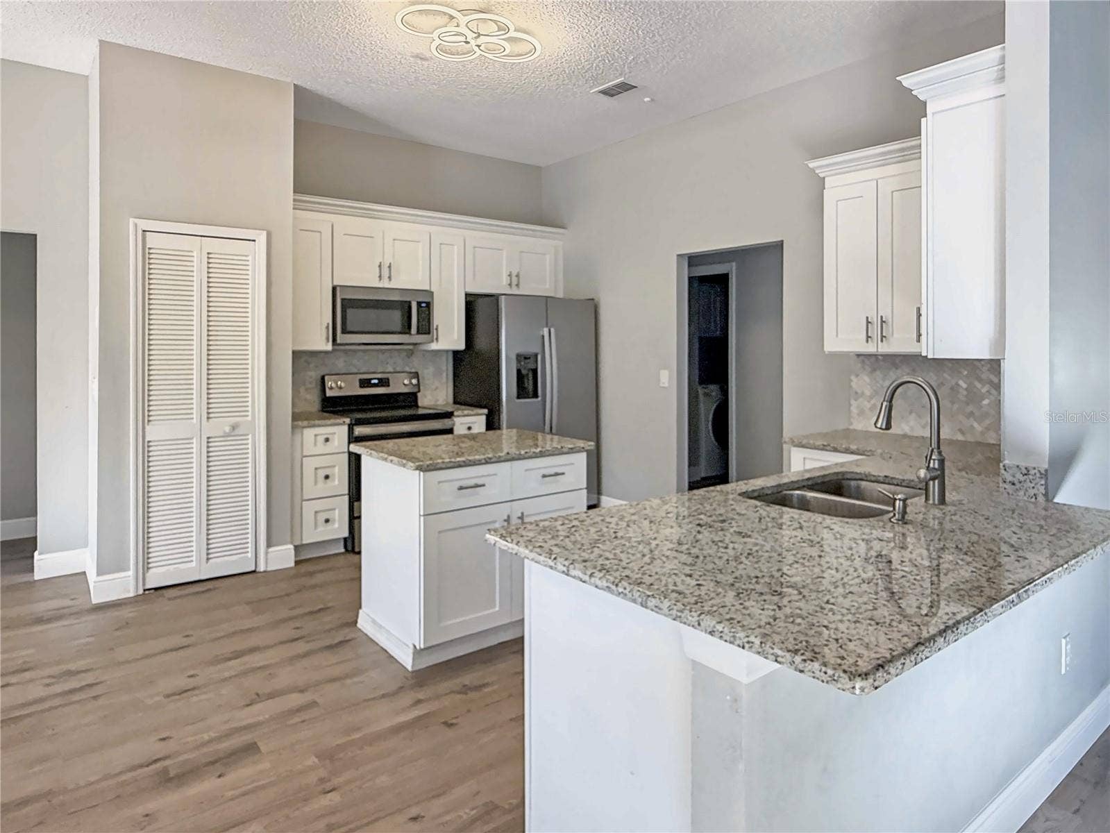1009 CORKWOOD DRIVE, Oviedo, FL 32765 Kitchen