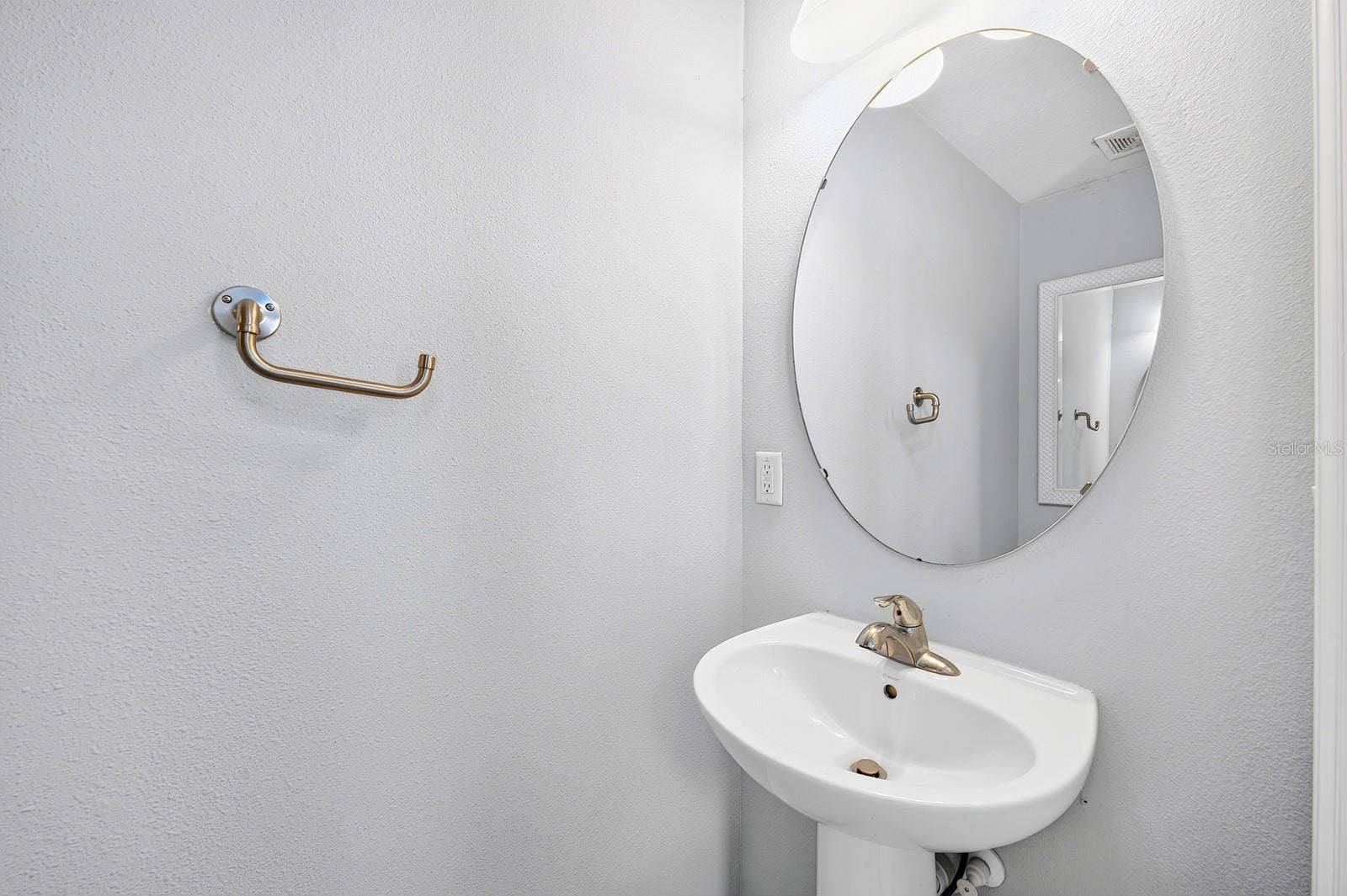 2128 LENNOX DALE LANE, Brandon, FL 33510 A convenient Half Bath serves guests and family.