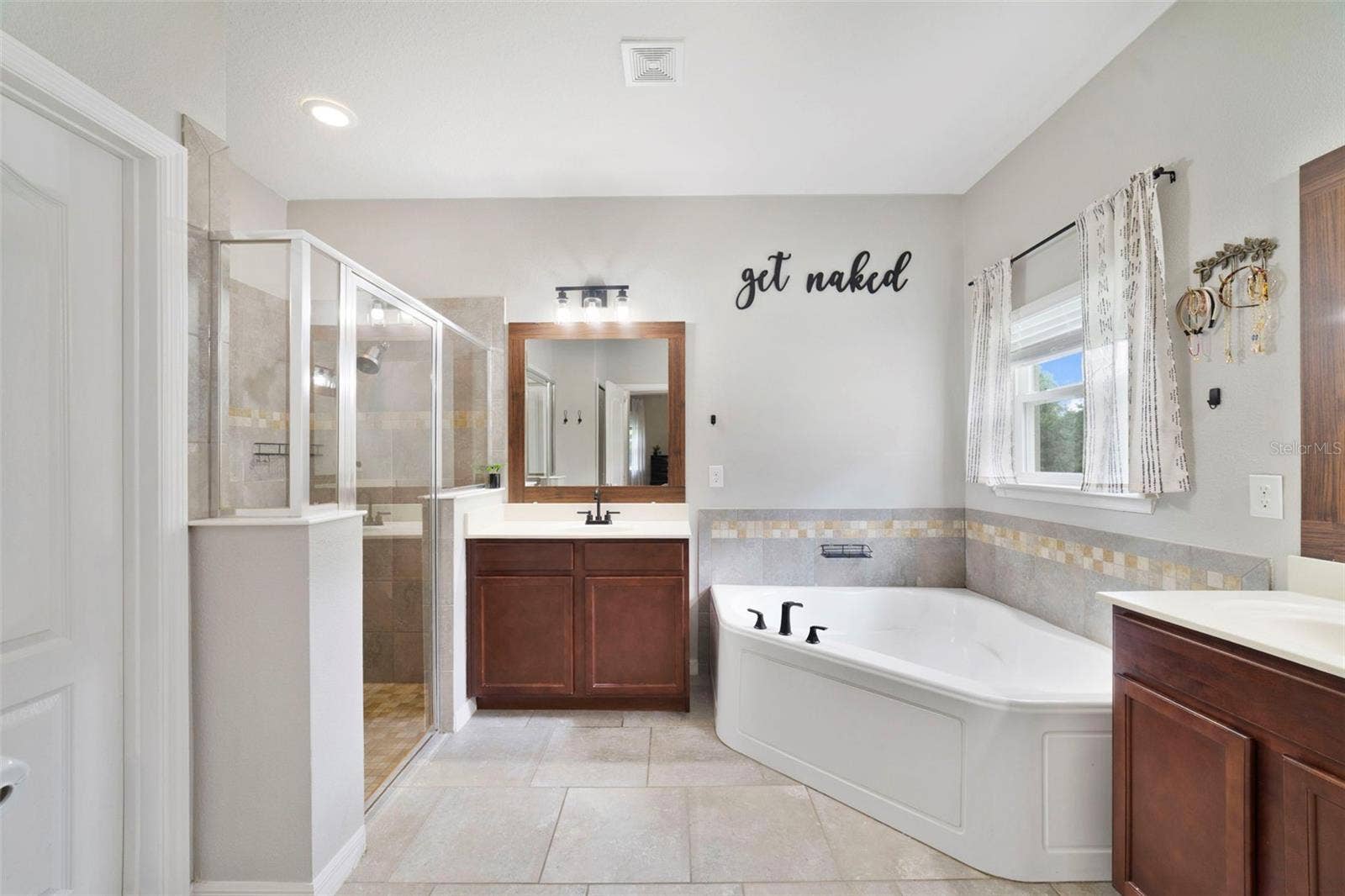 611 MEADOW SAGE DRIVE, Deland, FL 32724 Primary en-suite bath.