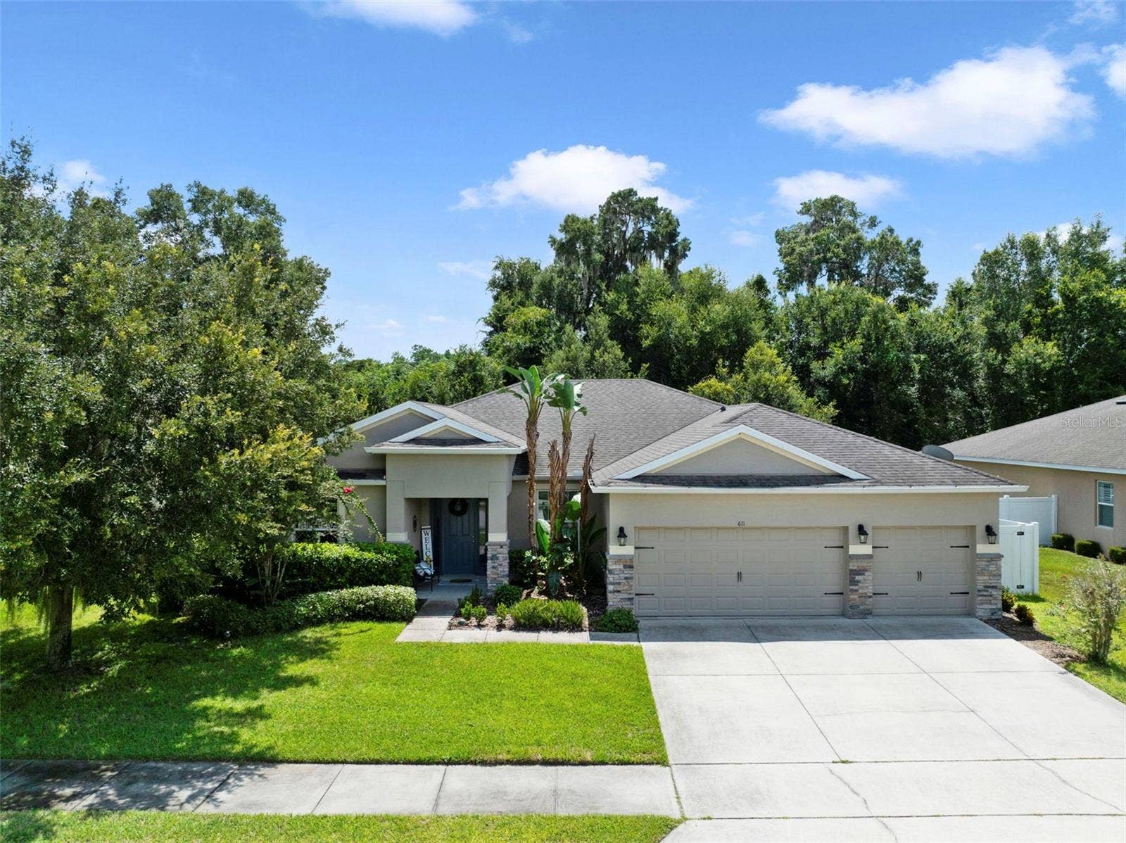 611 MEADOW SAGE DRIVE, Deland, FL 32724 Welcome to Wellington Woods, an established DeLand community with a LOW HOA and convenient access to everything Central Florida has to offer!