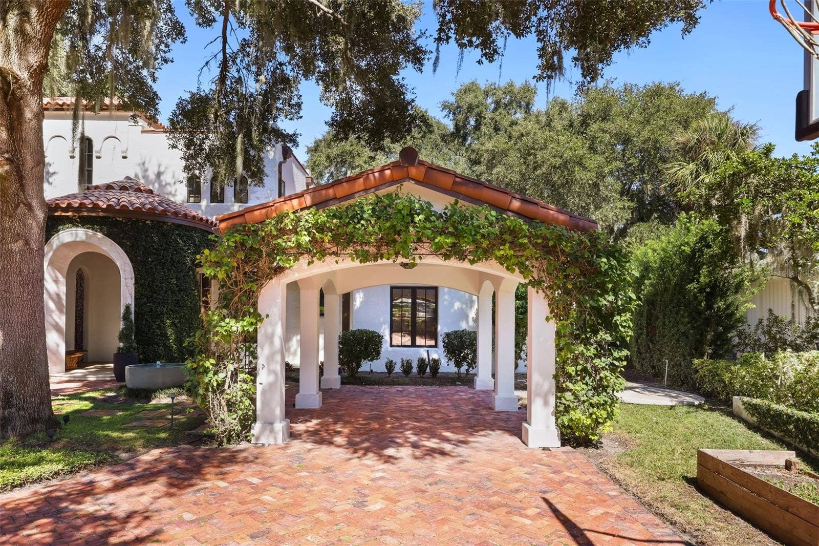 541 VIRGINIA DRIVE, Winter Park, FL 32789 Exterior covered car port