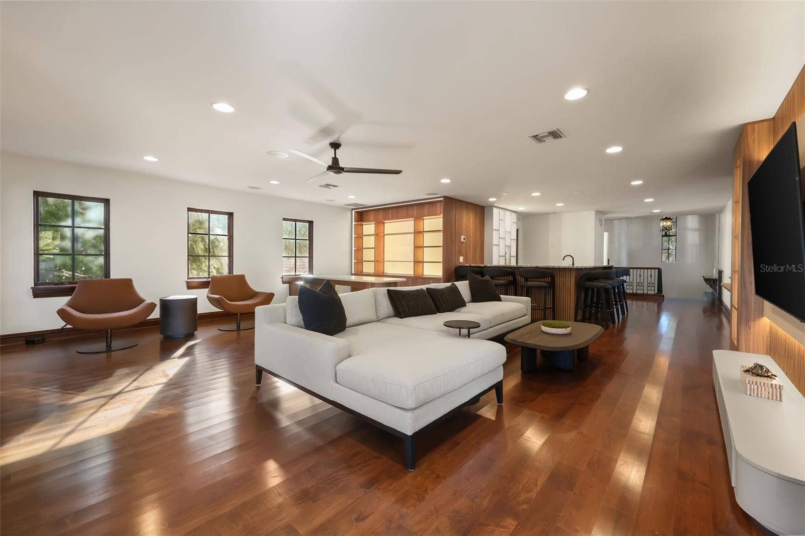 541 VIRGINIA DRIVE, Winter Park, FL 32789 Upstairs living room and office