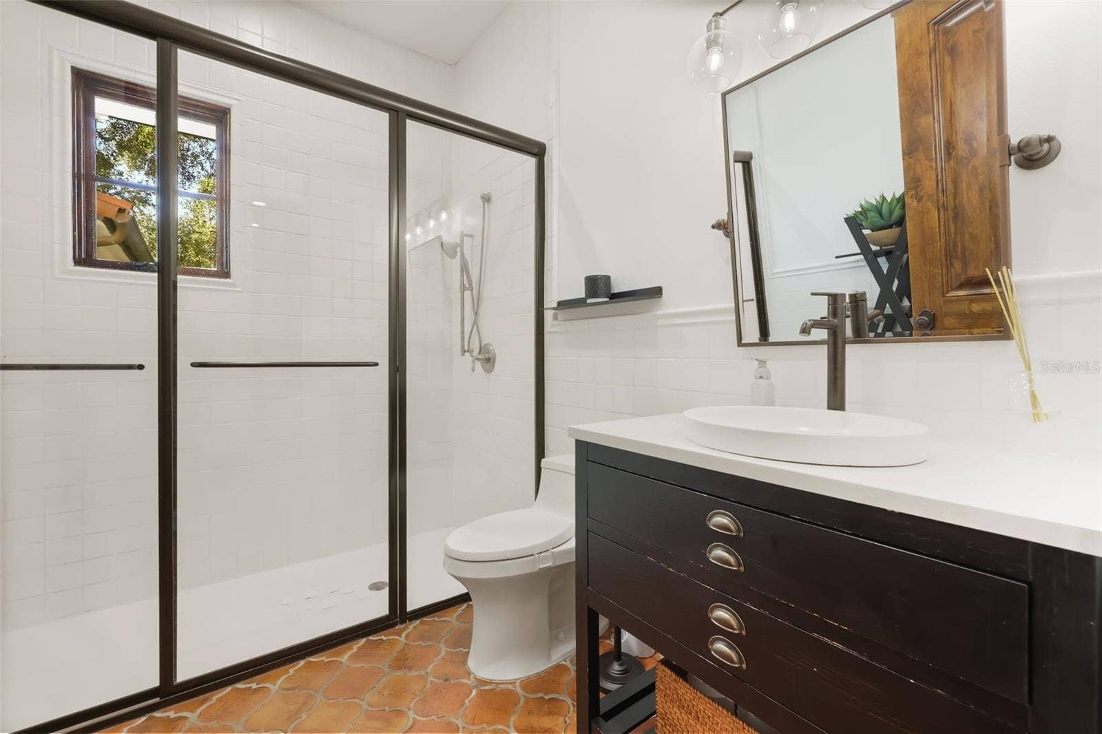 541 VIRGINIA DRIVE, Winter Park, FL 32789 First floor bathroom