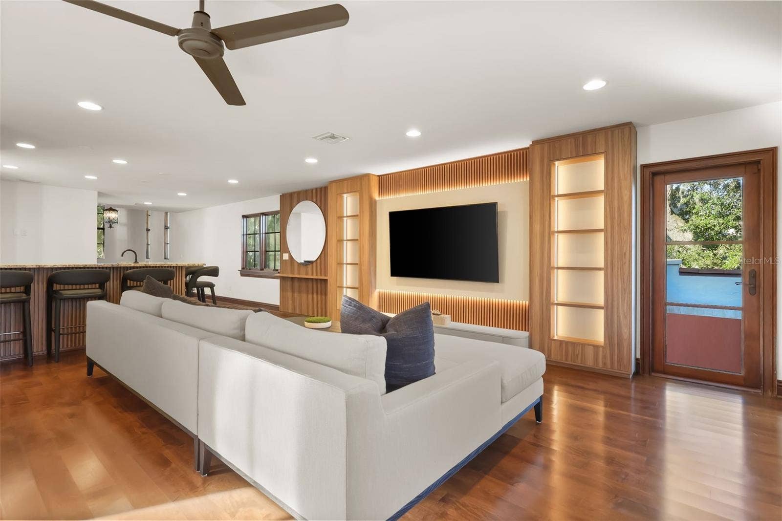 541 VIRGINIA DRIVE, Winter Park, FL 32789 Upstairs living room and built in