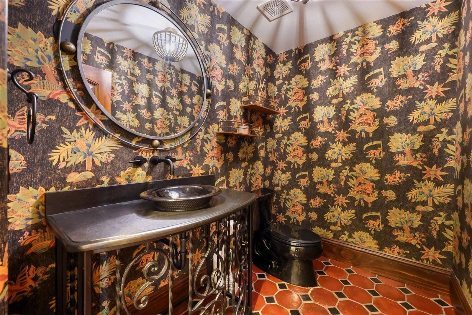 541 VIRGINIA DRIVE, Winter Park, FL 32789 First floor half bathroom