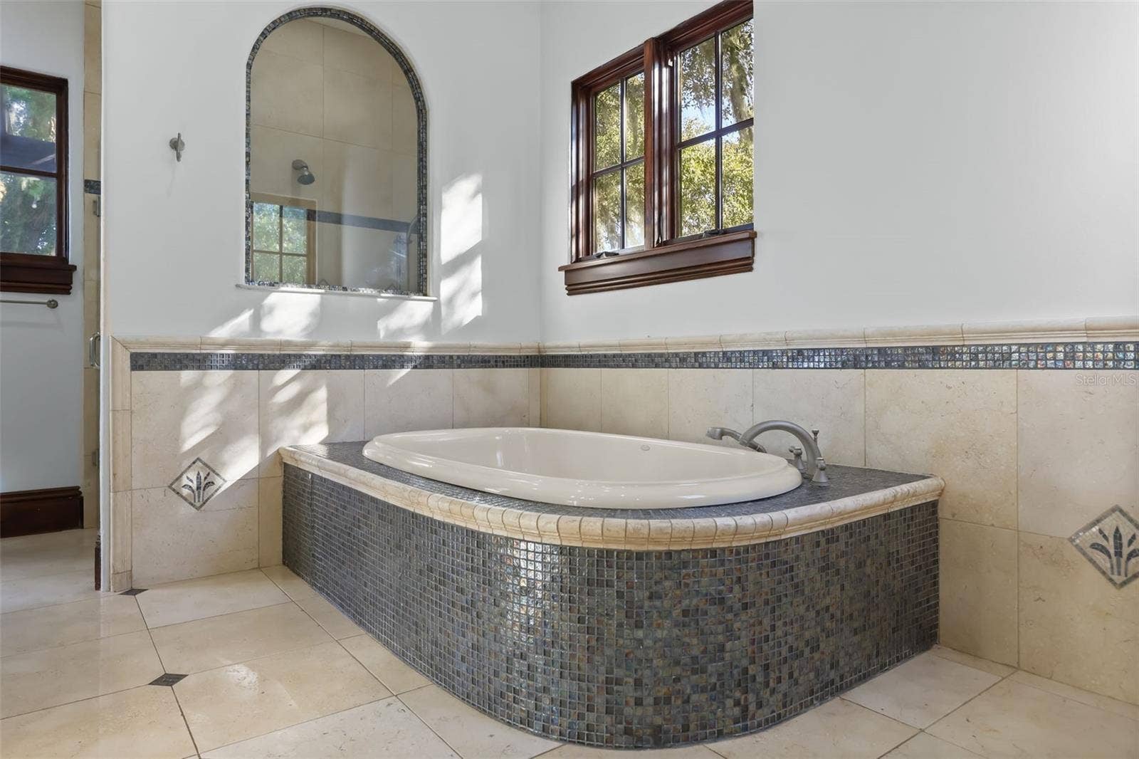 541 VIRGINIA DRIVE, Winter Park, FL 32789 Primary bathroom