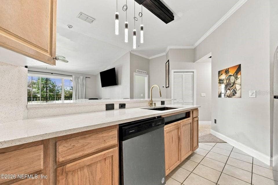 120 LEGENDARY DRIVE, #201, St Augustine, FL 32092 Kitchen