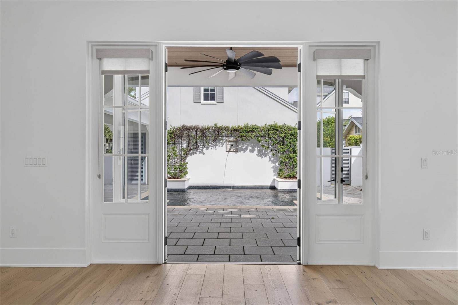 1900 SUNSET DRIVE, Winter Park, FL 32789 Courtyard views