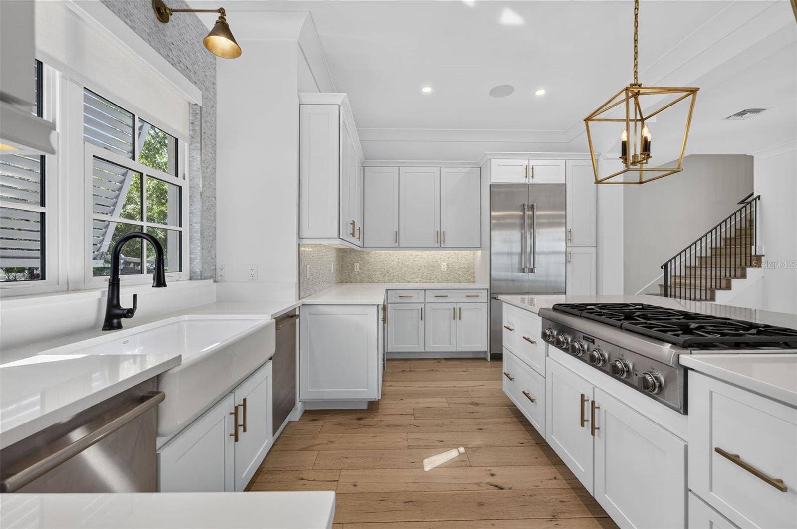 1900 SUNSET DRIVE, Winter Park, FL 32789 Gas cooktop