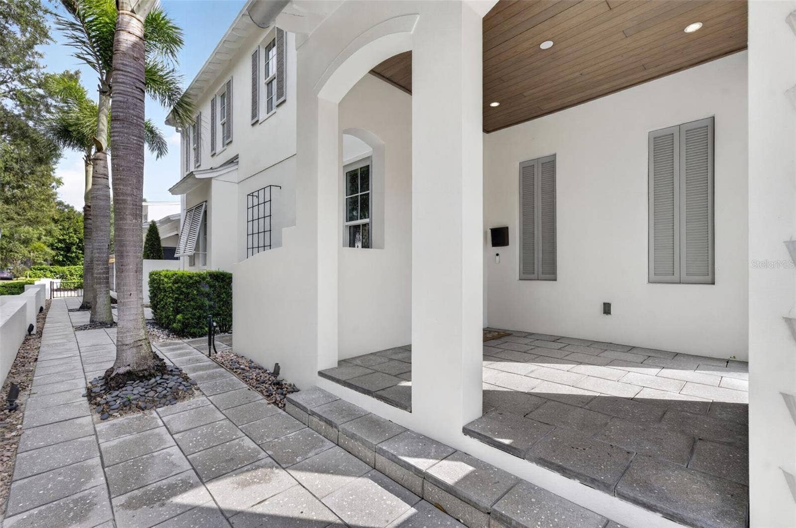 1900 SUNSET DRIVE, Winter Park, FL 32789 Palm-lined walkway