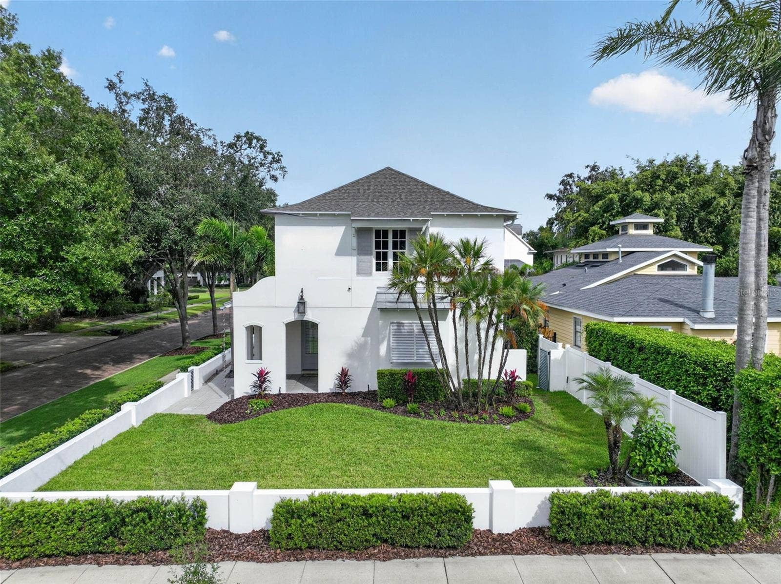 1900 SUNSET DRIVE, Winter Park, FL 32789 Front yard