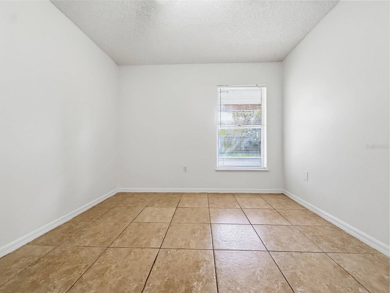 1621 WEKIVA CROSSING BOULEVARD, Apopka, FL 32703 1621 WEKIVA CROSSING BOULEVARD, Apopka, FL 32703