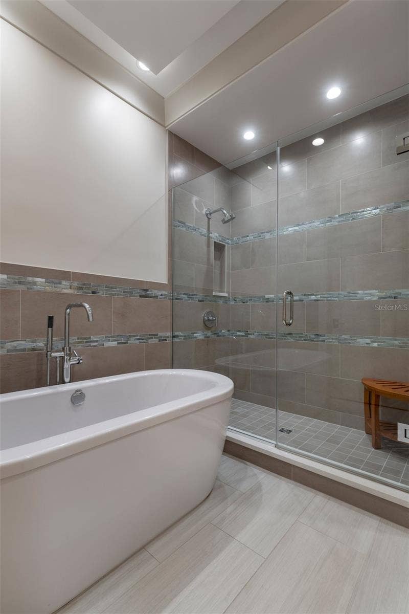 125 S INTERLACHEN AVENUE, #4, Winter Park, FL 32789 125 S INTERLACHEN AVENUE, #4, Winter Park, FL 32789