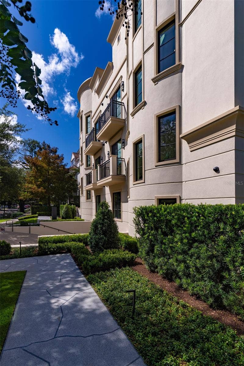 125 S INTERLACHEN AVENUE, #4, Winter Park, FL 32789 125 S INTERLACHEN AVENUE, #4, Winter Park, FL 32789
