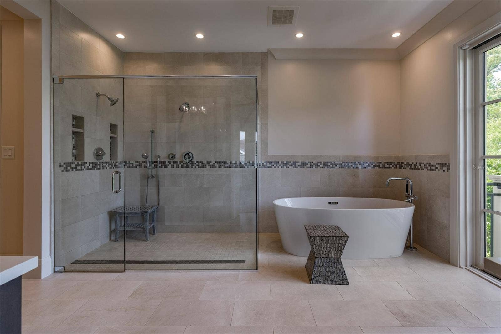 125 S INTERLACHEN AVENUE, #4, Winter Park, FL 32789 125 S INTERLACHEN AVENUE, #4, Winter Park, FL 32789
