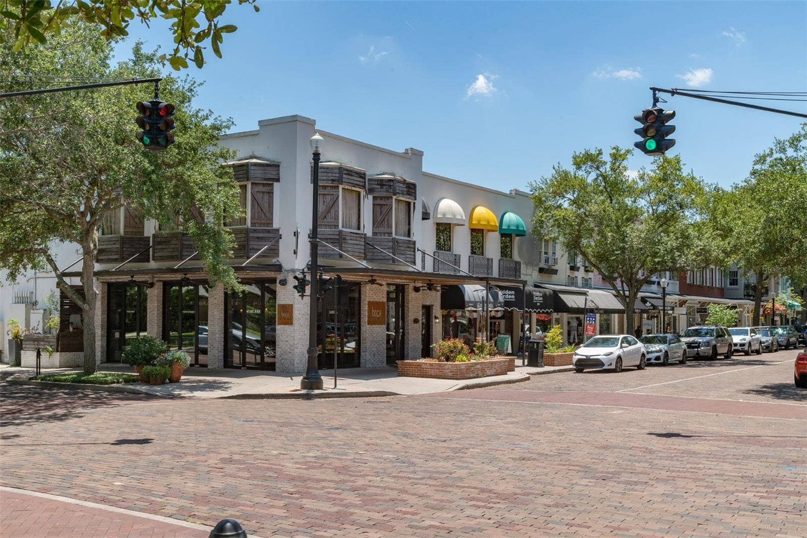 125 S INTERLACHEN AVENUE, #4, Winter Park, FL 32789 walkable to Park Avenue shops, restaurants and galleries.