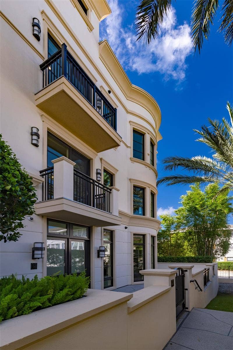 125 S INTERLACHEN AVENUE, #4, Winter Park, FL 32789 125 S INTERLACHEN AVENUE, #4, Winter Park, FL 32789