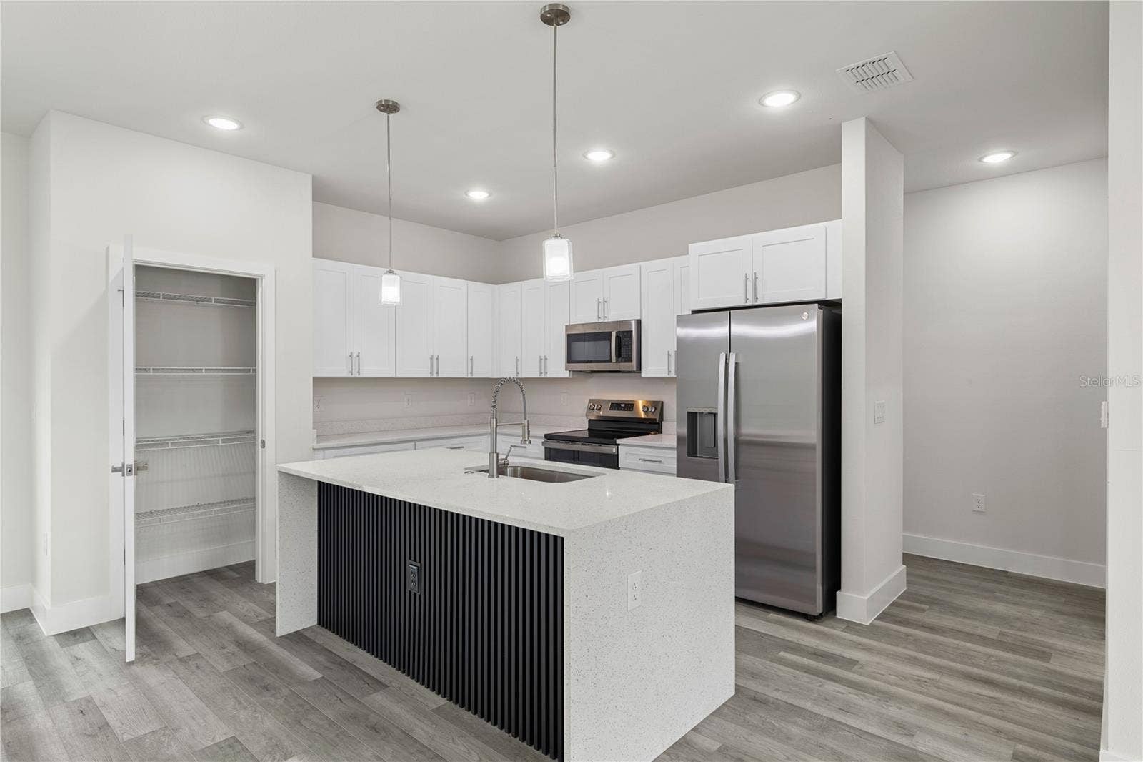 1601 W COUNTRY CLUB BOULEVARD, Citrus Springs, FL 34434