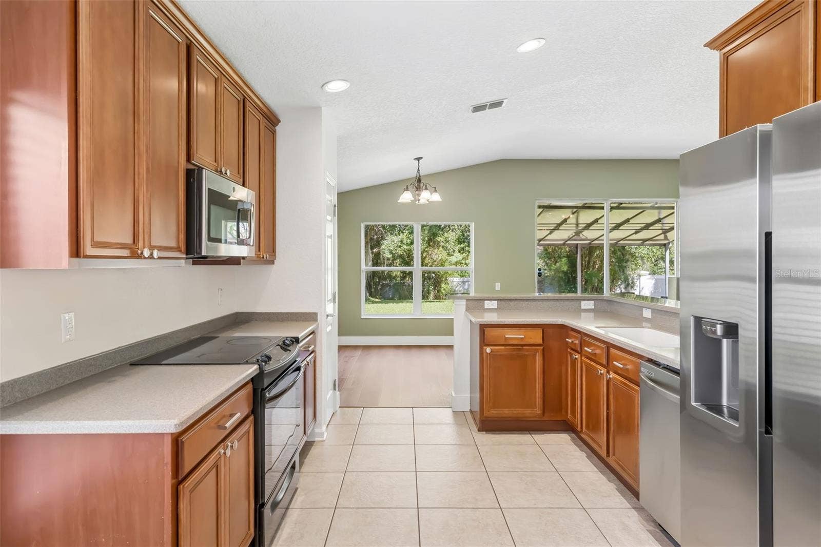 2956 SANTA MARIA AVENUE, Clermont, FL 34715 Chefs Kitchen