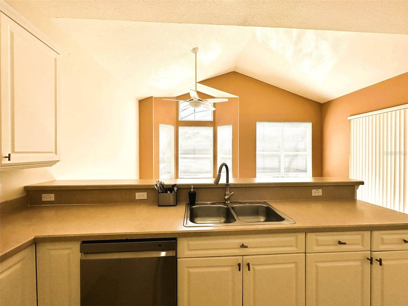 14342 TAMBOURINE DRIVE, Orlando, FL 32837 14342 TAMBOURINE DRIVE, Orlando, FL 32837