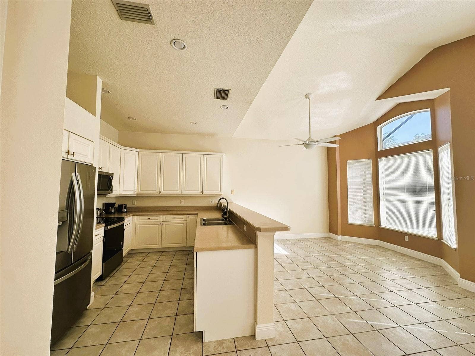 14342 TAMBOURINE DRIVE, Orlando, FL 32837 14342 TAMBOURINE DRIVE, Orlando, FL 32837